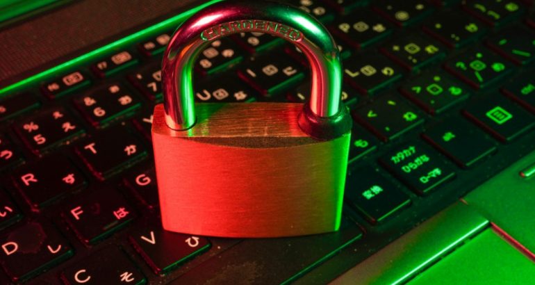 Imagem conceitual sobre segurança digital e risco de malware