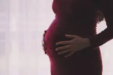 As empresas podem e devem apoiar as mulheres durante a maternidade.