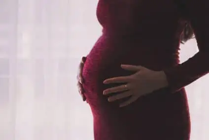 As empresas podem e devem apoiar as mulheres durante a maternidade.